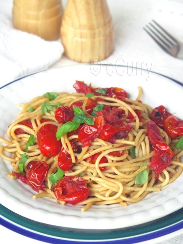 Pasta with Charred Skillet tomatoes 1