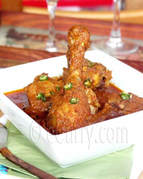 Chicken Curry with Tomatoes and Green Chili Pepper