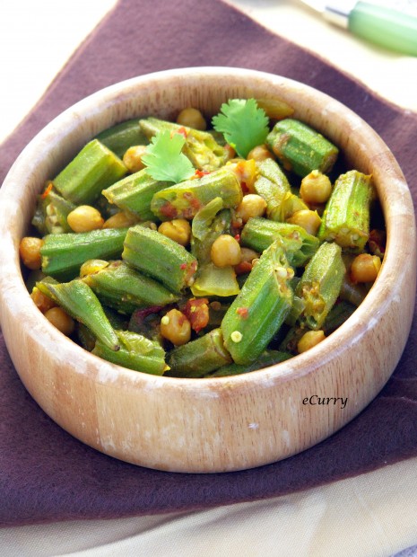 Okra with Chickpeas 