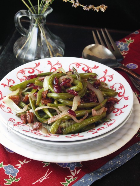 Green Beans Beans with Pecans and Cranberries