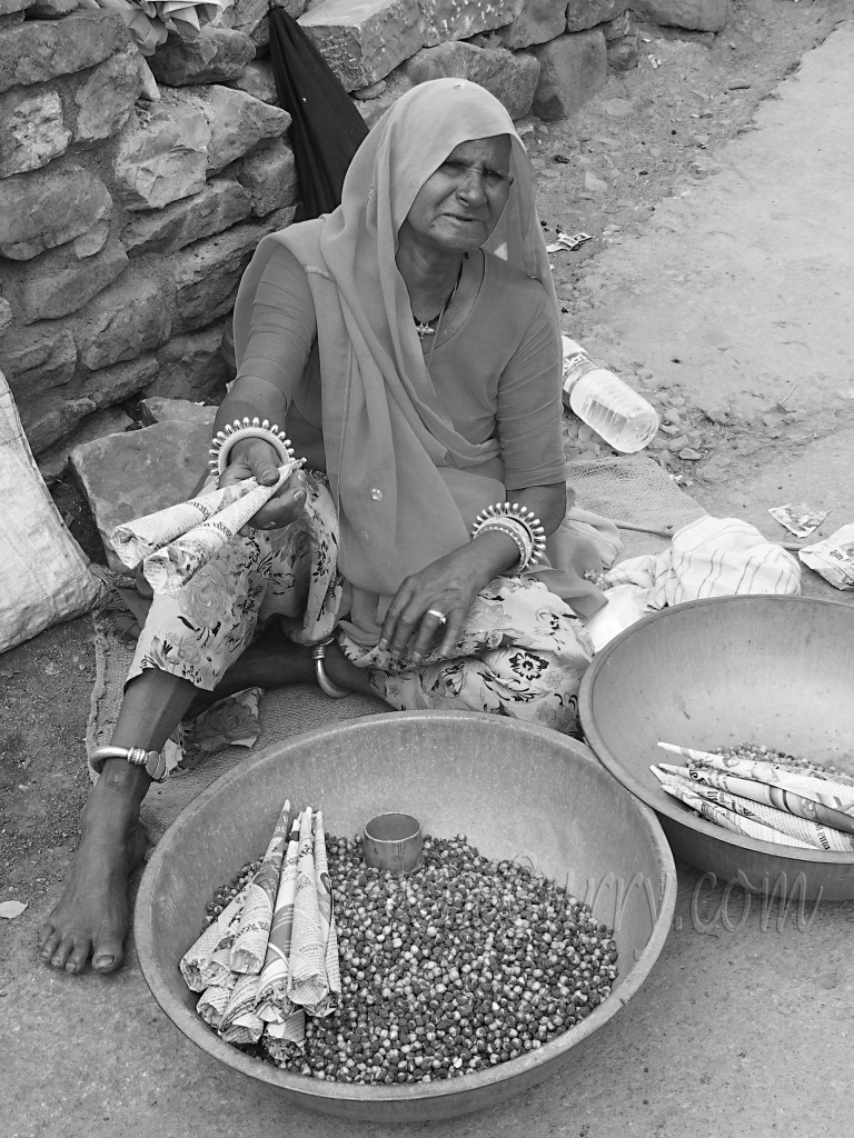 Selling Roasted Brown Chickpeas