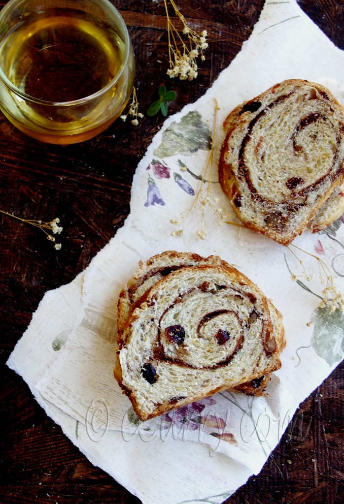 Cranberry Swirl bread, spiced bread, sweet bread, holiday bread recipe, cranberry nut bread, yeast bread, sweet yeast bread, Christmas, thanksgiving, holiday recipe