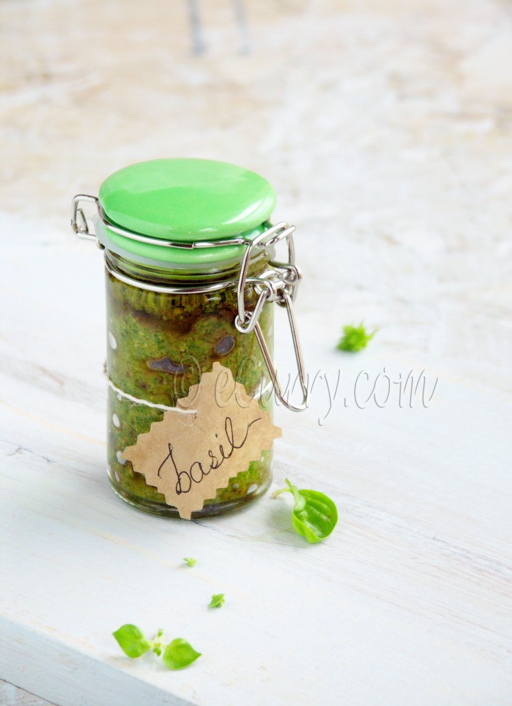 Vegan Basil Pesto, esy basil pesto recipe, how to make basil pesto, preserving summer, preserving basil, fresh basil recipe, making pesto