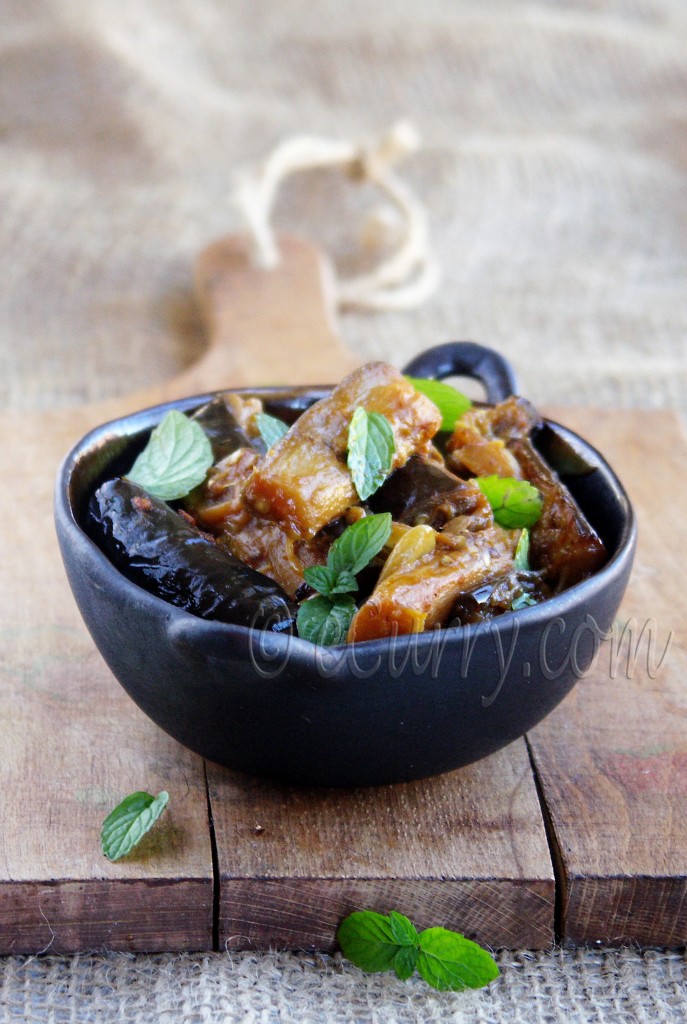 eggplant with tomato, garlic and mint