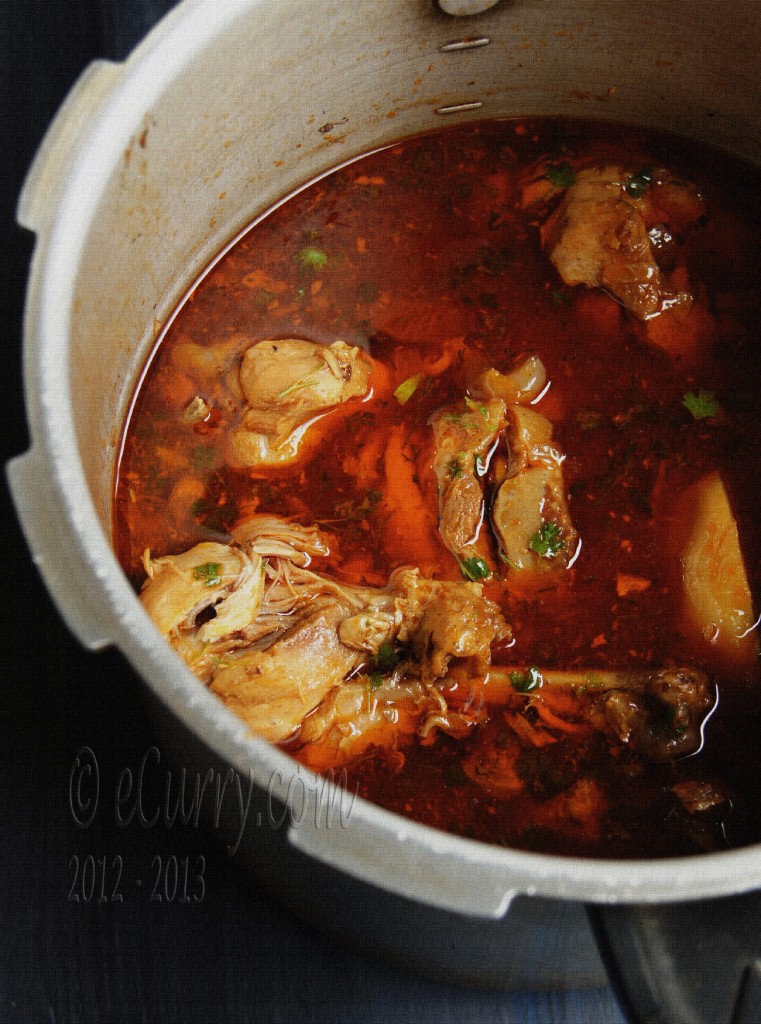 Chicken Curry - Robibar er Murgir Jhol