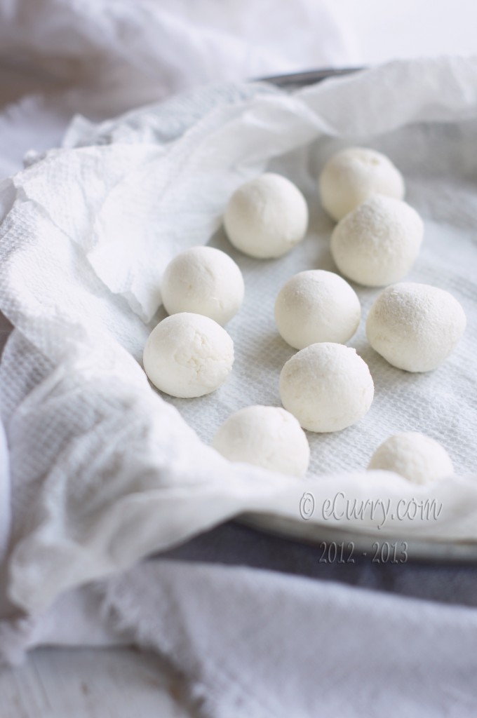 rolling-rasgulla-4.jpg