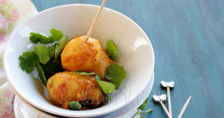 Niramish Dum Aloo – Spice Coated Baby Potatoes