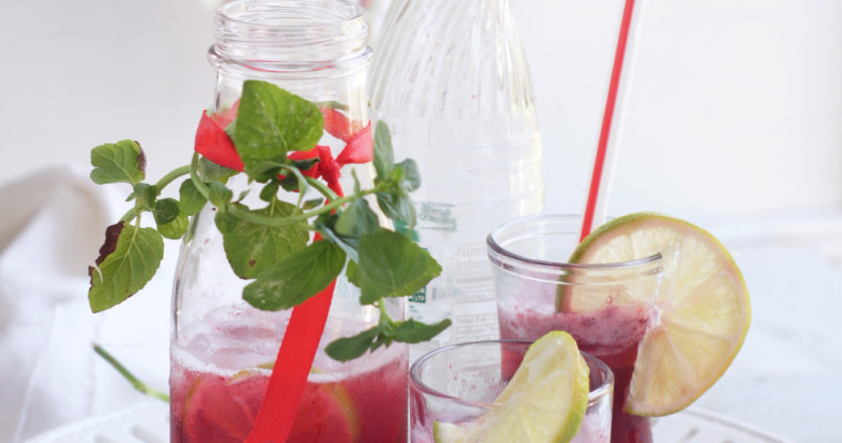 A Berry Minty Spritzer