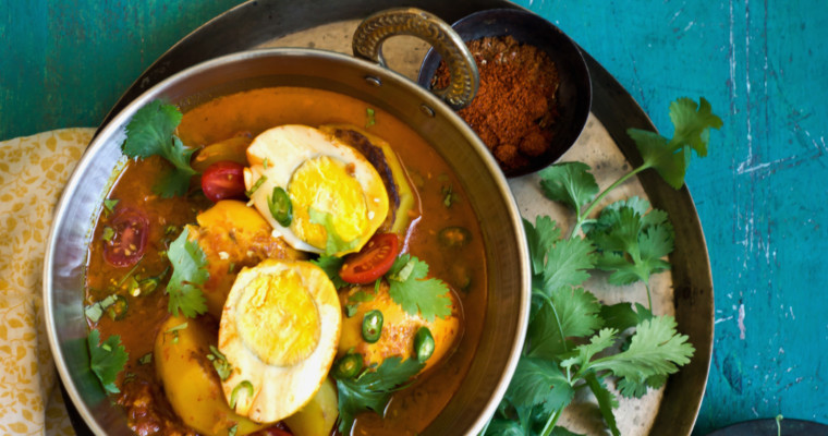 Dimer Jhol: Bengali Style Light Egg Curry