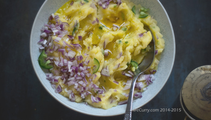 Aloo Bhaate/Aloo Makha: Mashed Potatoes the Bengali Way